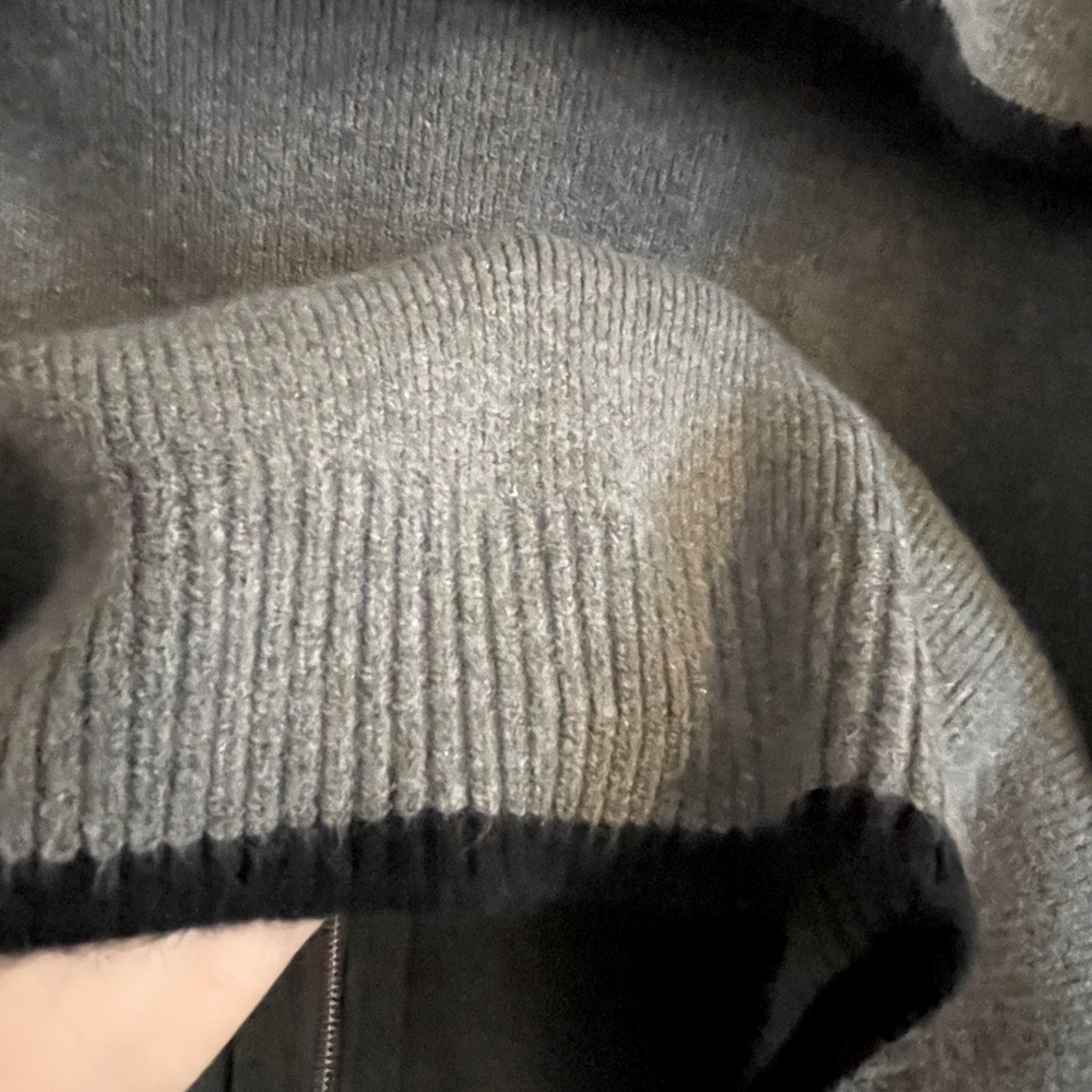 Gray Knit Zip-Up Cardigan with Oversized Collar | Cropped Fit | Classic Size M - Picture 7 of 8